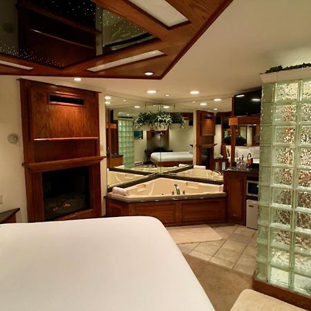 Sybaris Pool Suites Downers Grove - Adults Only Exterior foto